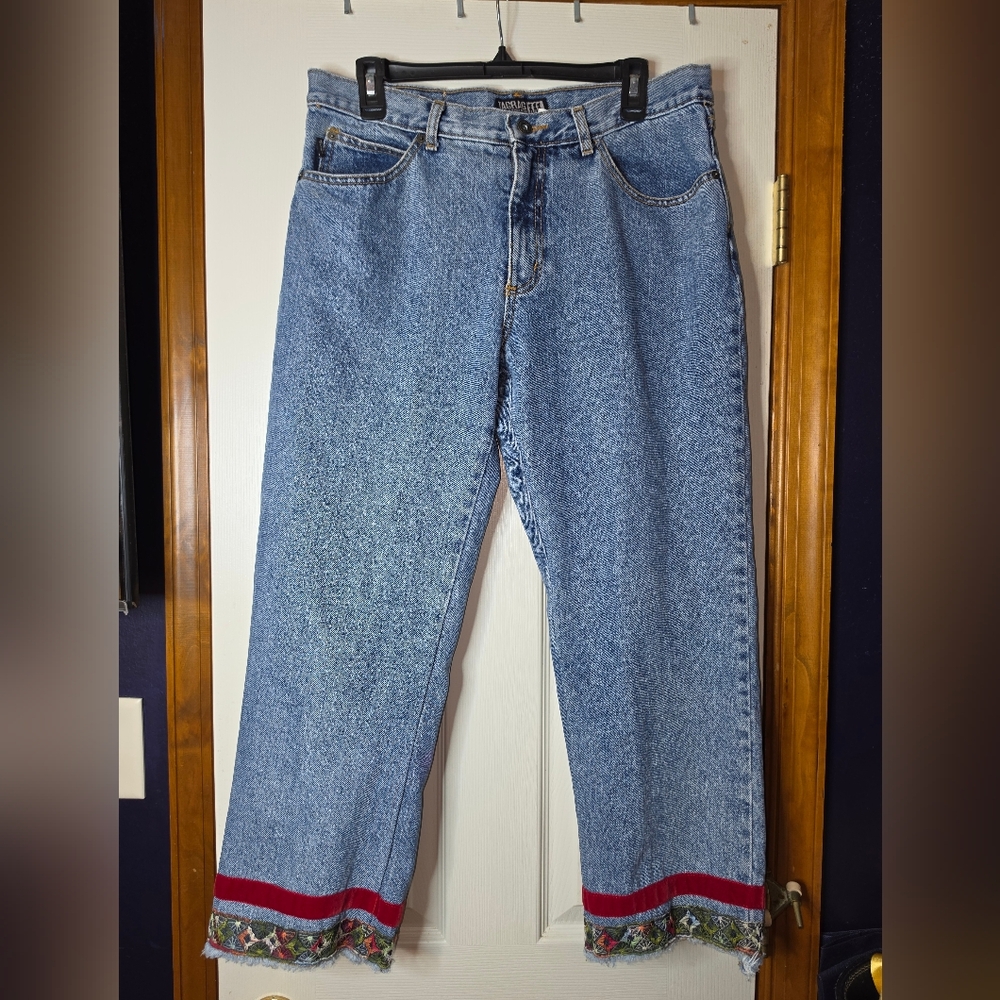 Stylish Blue Cropped Jeans